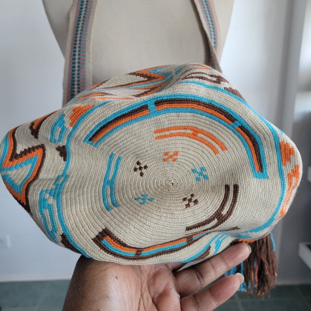 Wayuu Handmade Mochila Colombian Crochet Bag - Picture 10 of 15